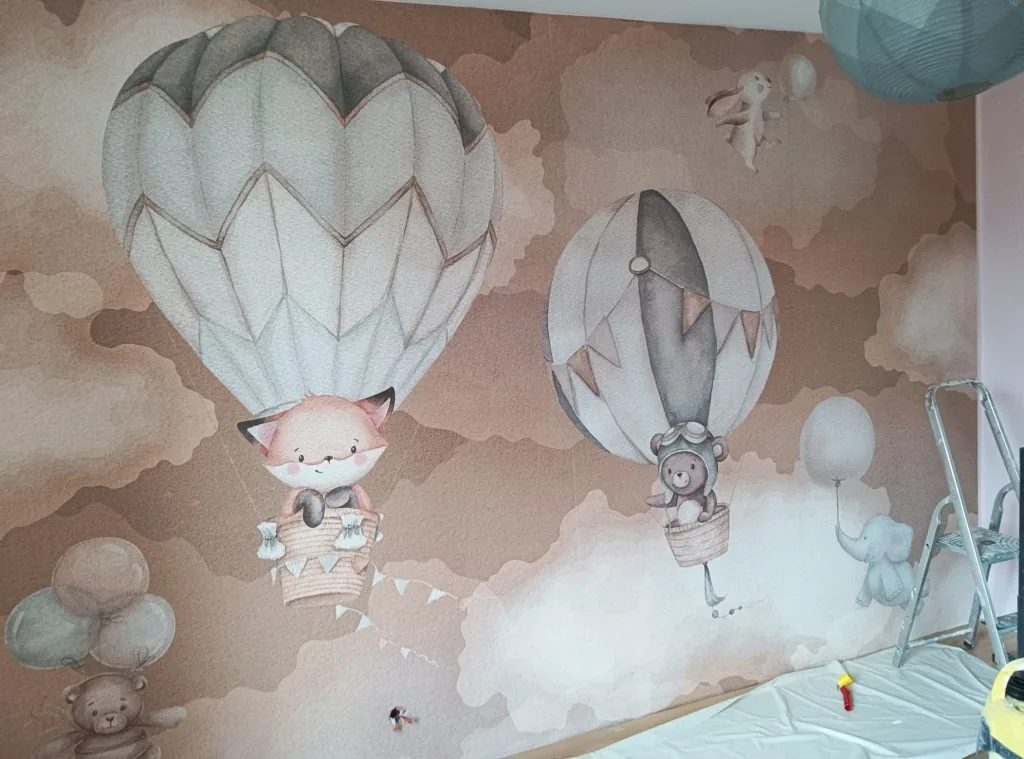 Pose de papier peint decoratif chambre enfant